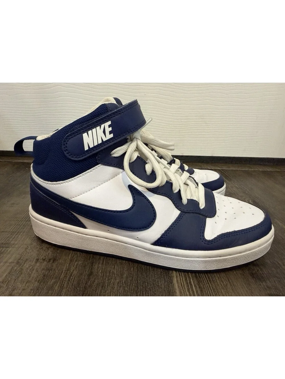 Nike Court Borough Mid 2 Youth Size 7Y White Blue Leather Sneakers CD7782-107